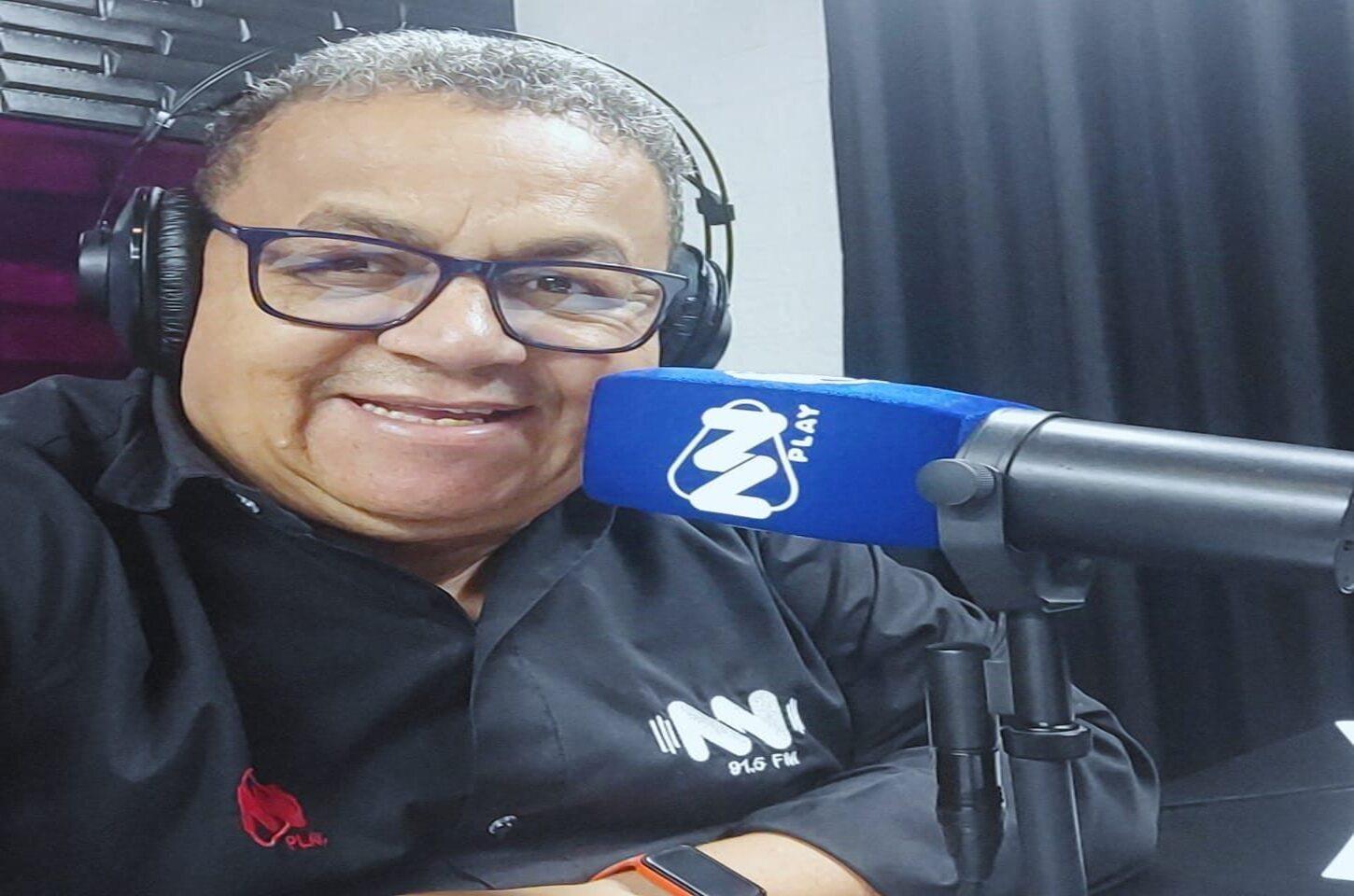 MICROFONE ABERTO